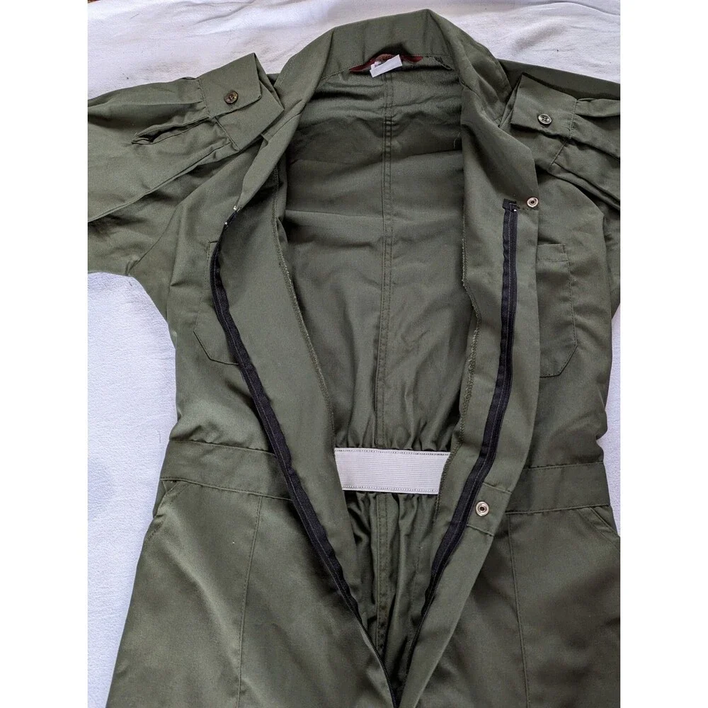 Para Suit details pre